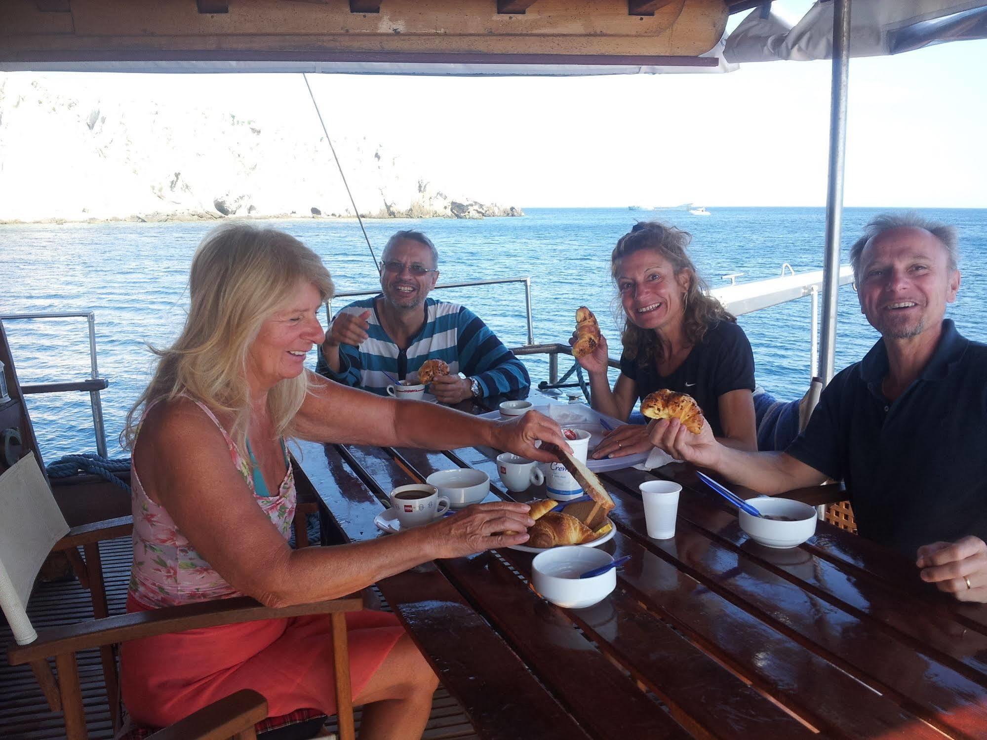 Venezia Boat & Breakfast Caicco Freedom Hotel Bagian luar foto