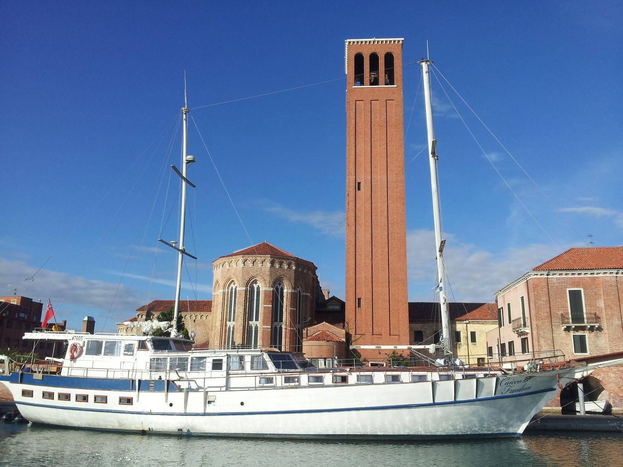 Venezia Boat & Breakfast Caicco Freedom Hotel Bagian luar foto