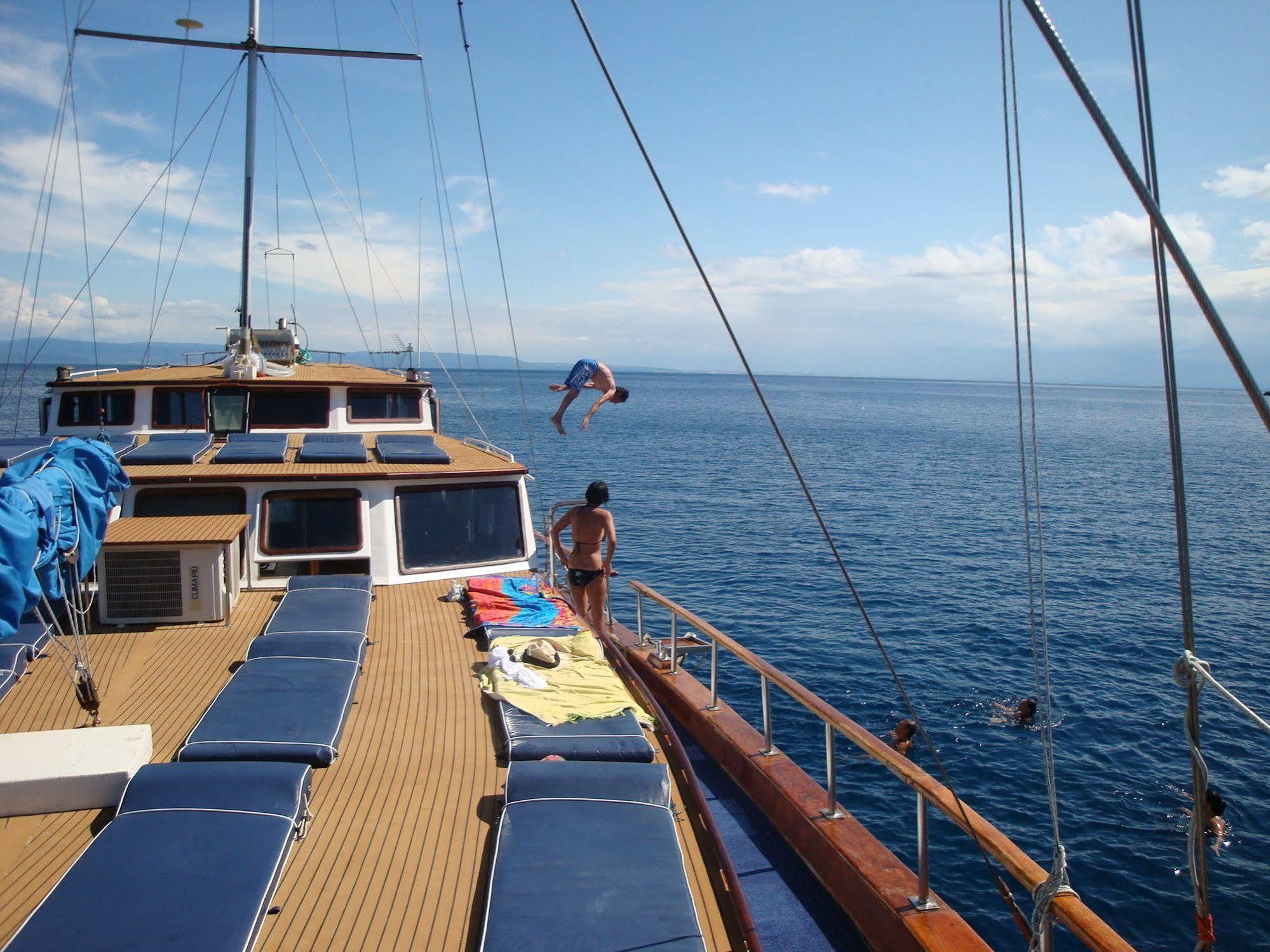 Venezia Boat & Breakfast Caicco Freedom Hotel Bagian luar foto