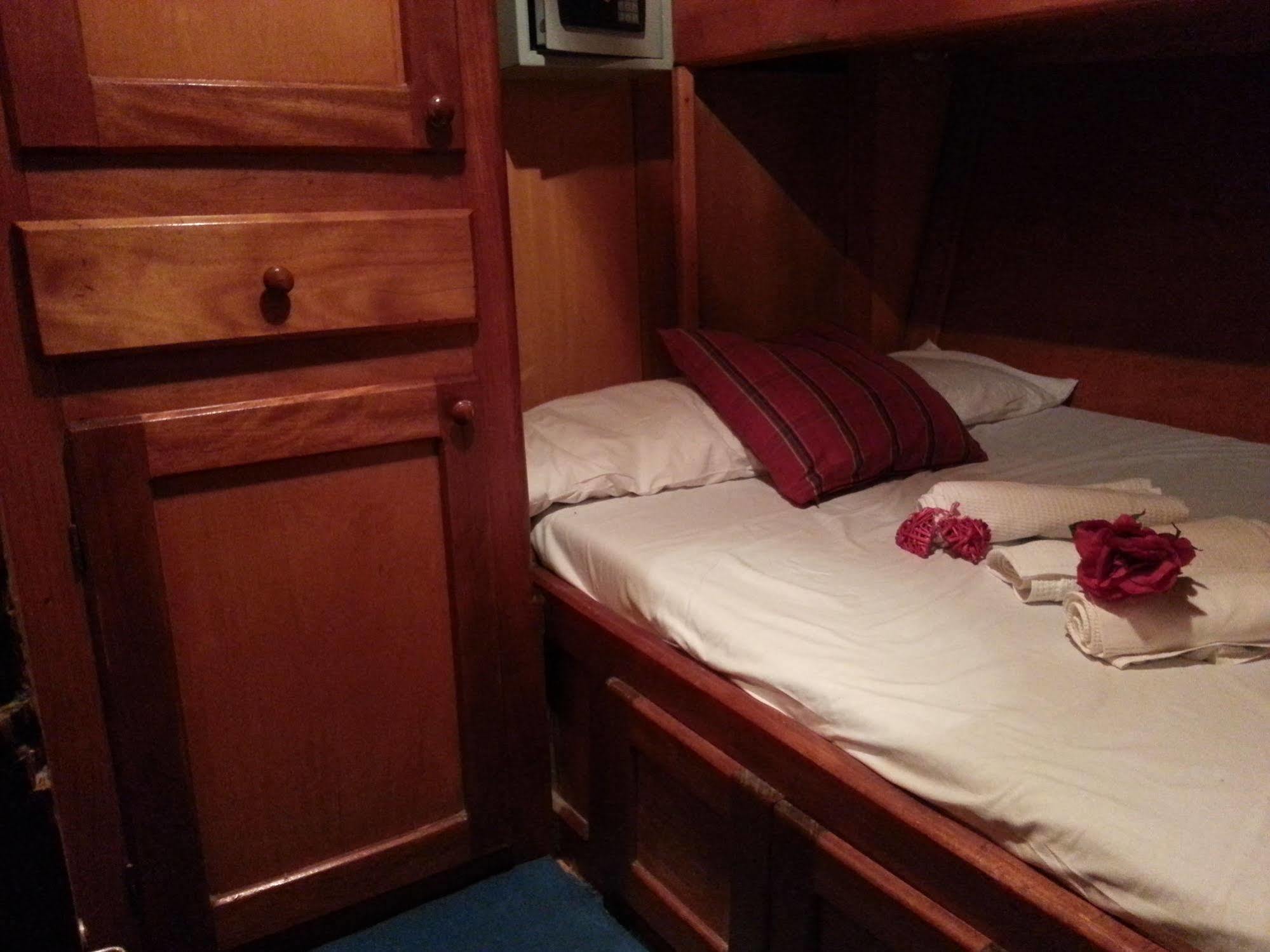 Venezia Boat & Breakfast Caicco Freedom Hotel Bagian luar foto