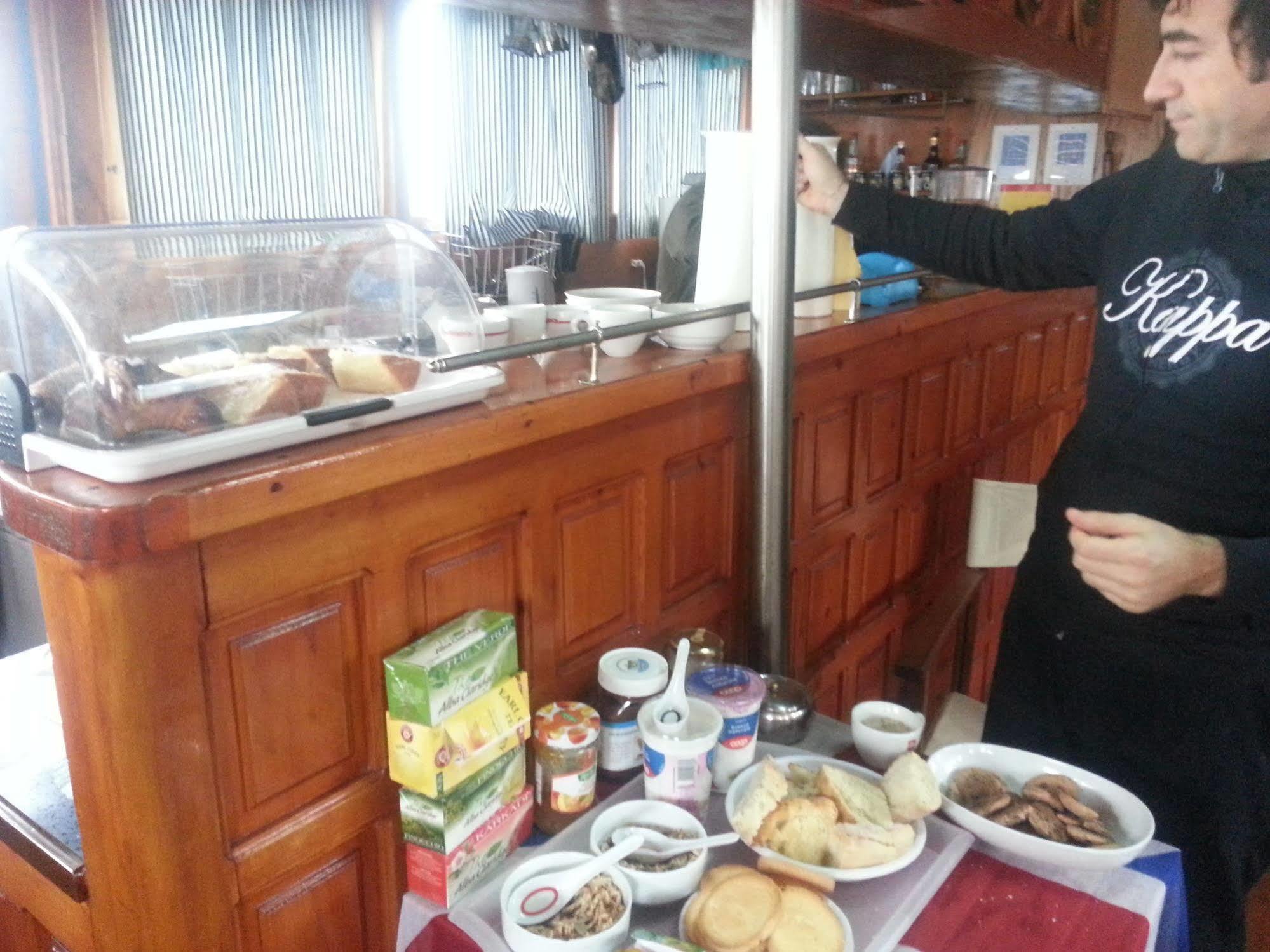 Venezia Boat & Breakfast Caicco Freedom Hotel Bagian luar foto