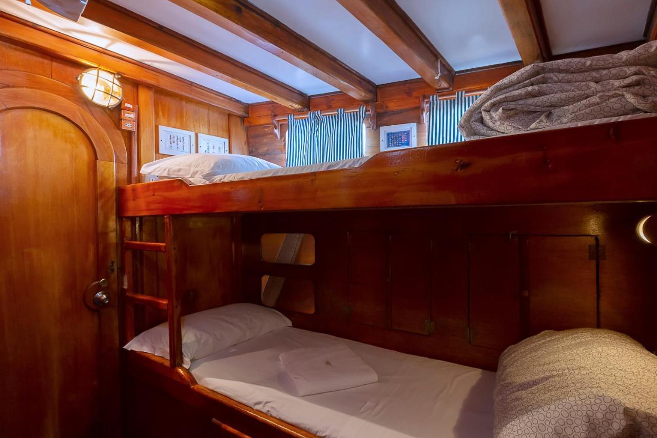 Venezia Boat & Breakfast Caicco Freedom Hotel Bagian luar foto