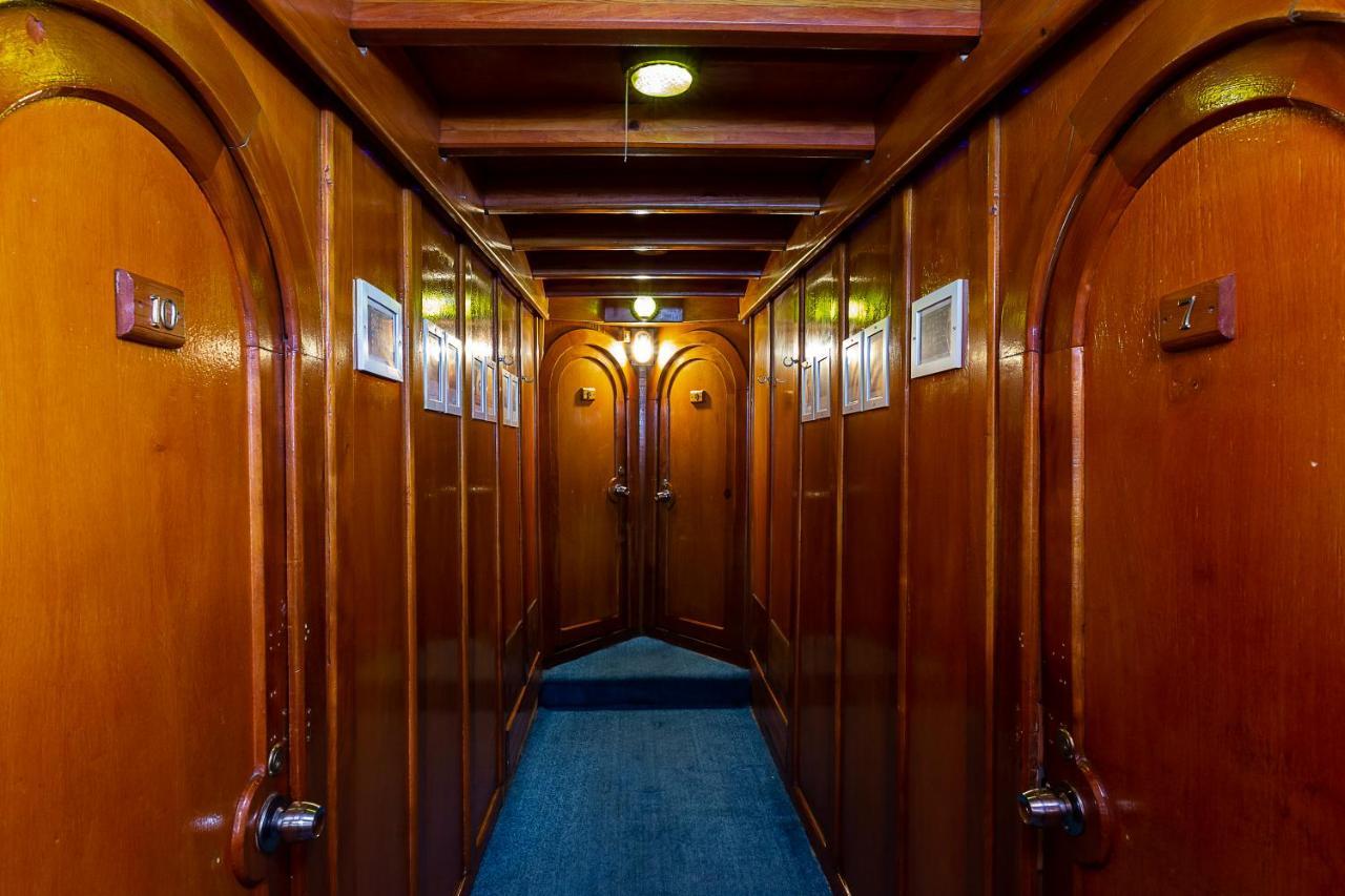 Venezia Boat & Breakfast Caicco Freedom Hotel Bagian luar foto