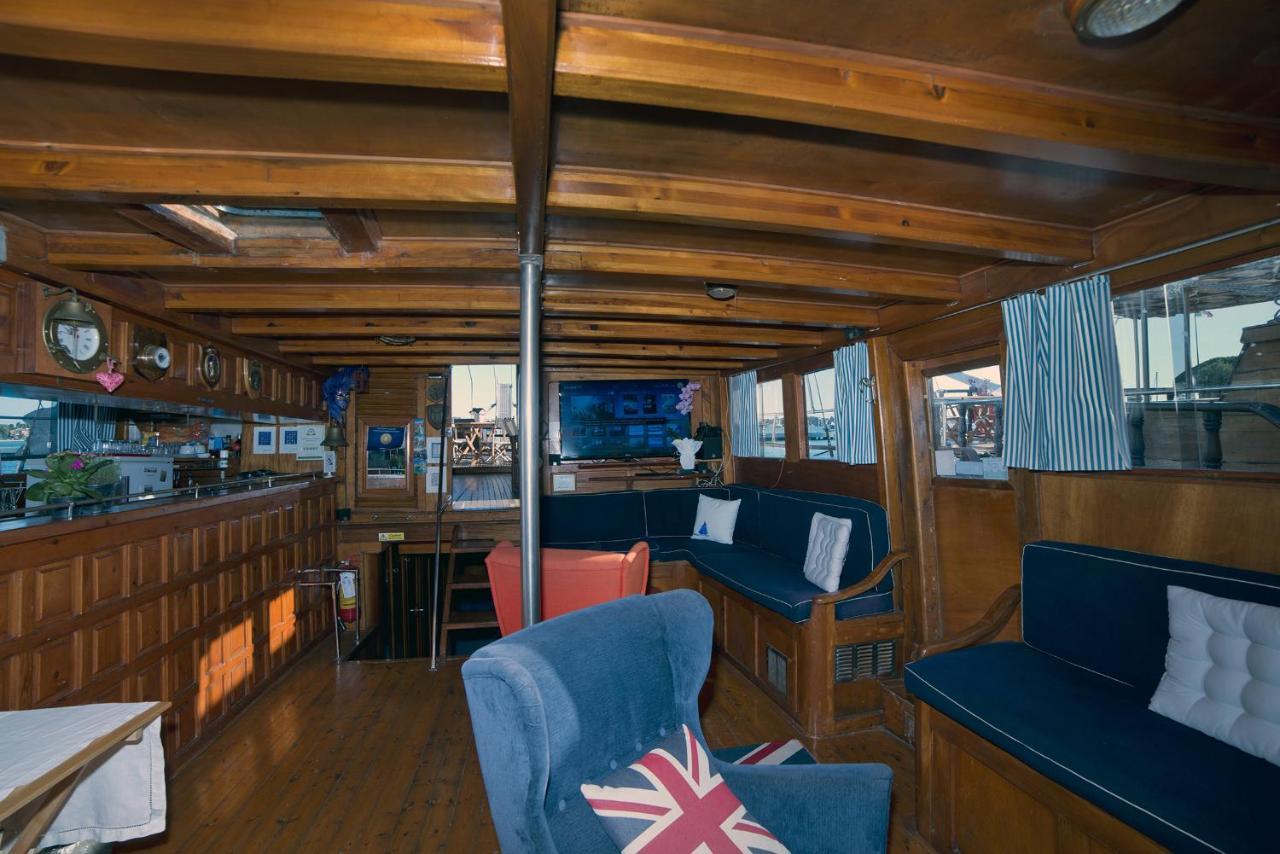 Venezia Boat & Breakfast Caicco Freedom Hotel Bagian luar foto