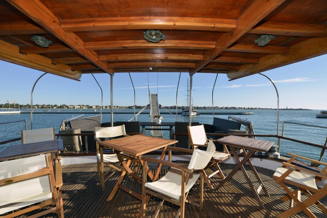 Venezia Boat & Breakfast Caicco Freedom Hotel Bagian luar foto