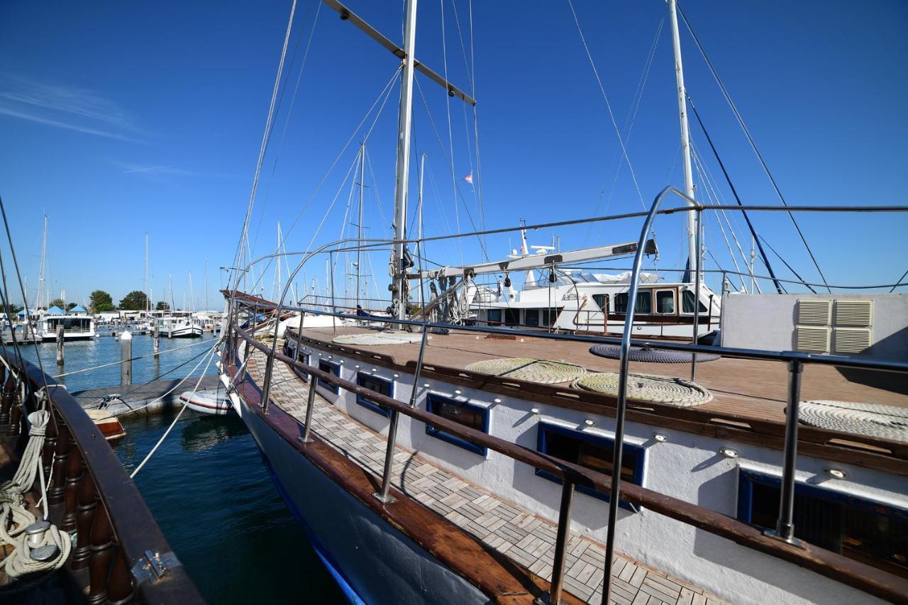 Venezia Boat & Breakfast Caicco Freedom Hotel Bagian luar foto